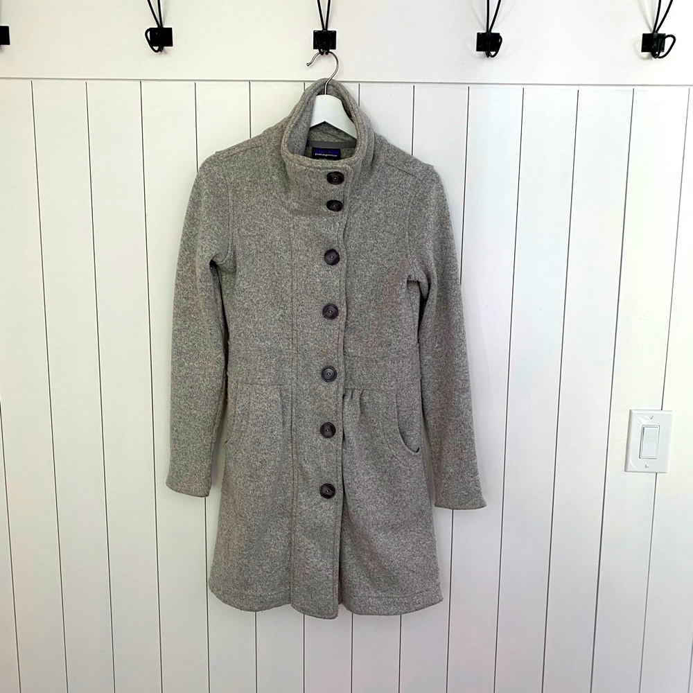 Women’s grey Patagonia sweater jacket size s